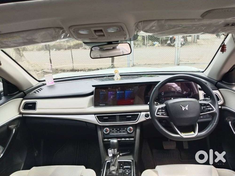 Mahindra Xuv700 2.0 Ax 7 Petrol At Luxury Pack Str, 2023, Petrol