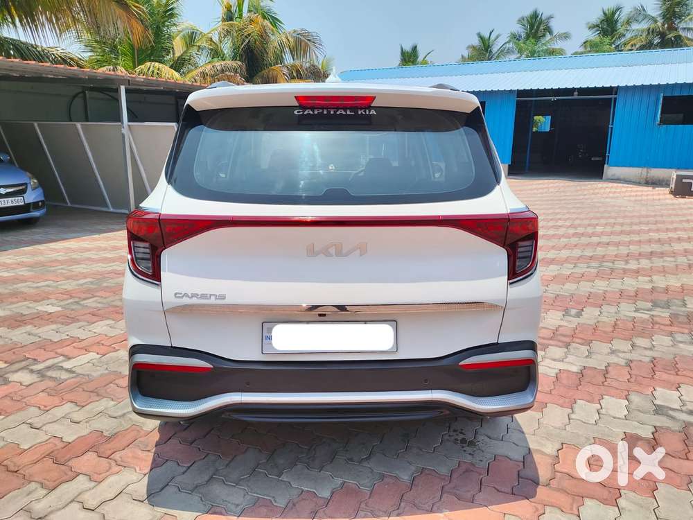 Kia Carens, 2023, Petrol