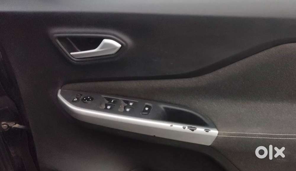 Nissan Magnite 1.0 Xv Premium, 2021, Petrol