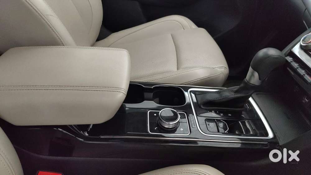Mahindra Xuv700 2.2 Ax 7 Diesel Mt Luxury Pack Str, 2024, Diesel