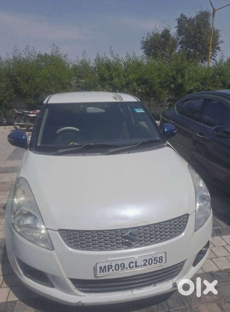 Maruti Suzuki Swift Vxi + Manual, 2012, Petrol
