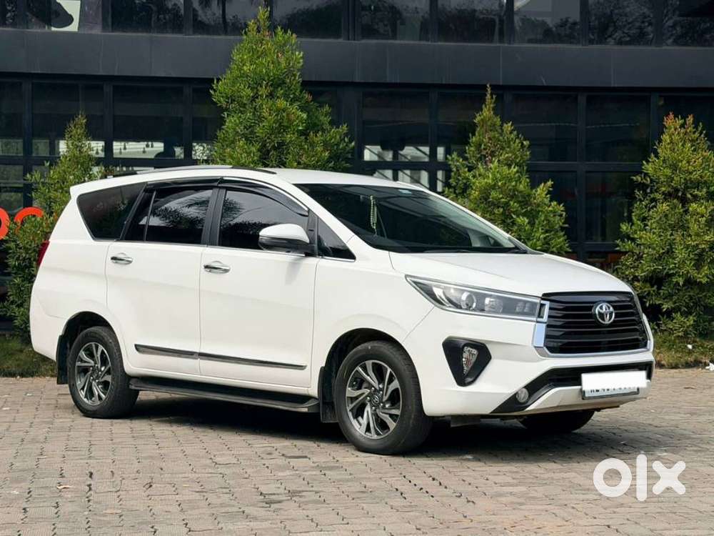 Toyota Innova Crysta 2.8 Gx At, 2022
