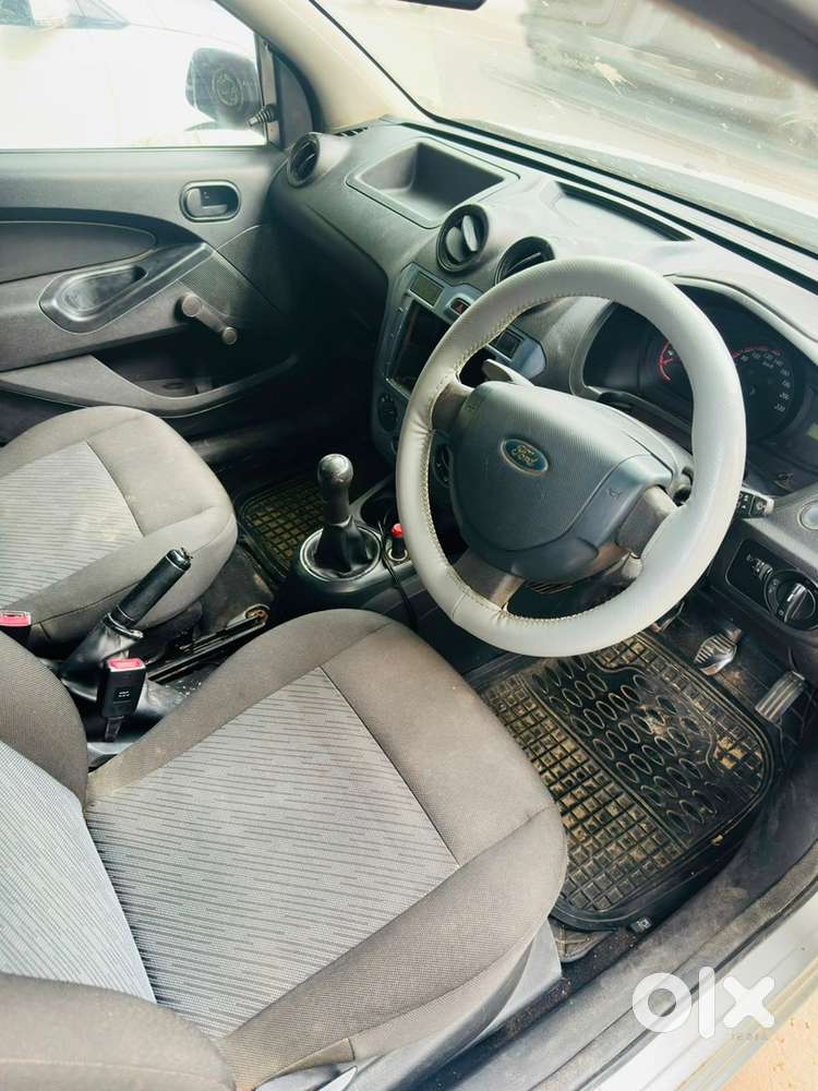 Ford Figo 2013 Petrol 155000 Km Driven
