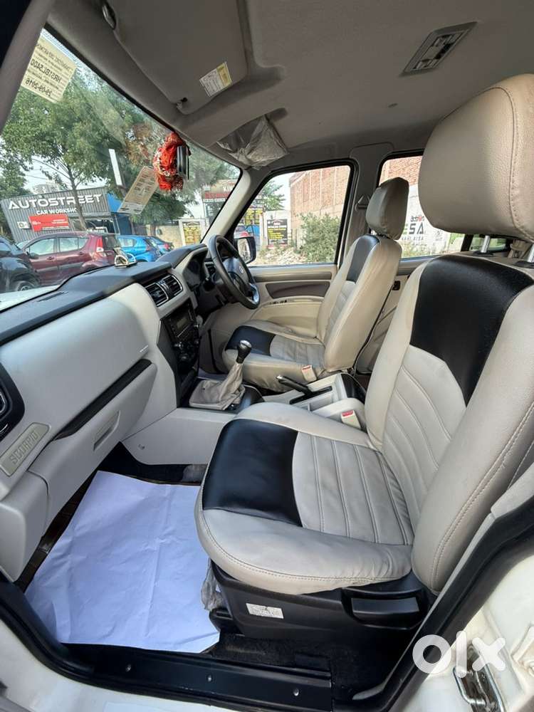Mahindra Scorpio Diesel 2016 Variant Year