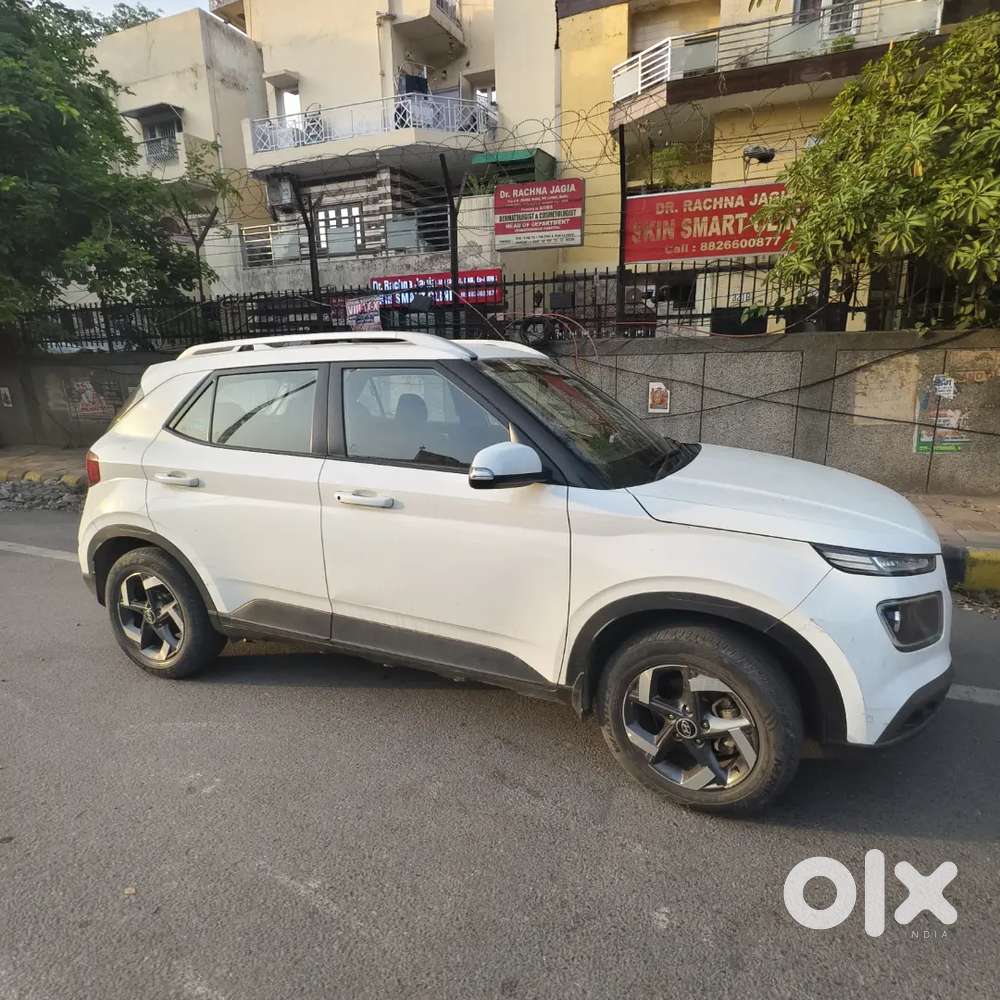 Mint Condition Venue With Sunroof And Cruise Control