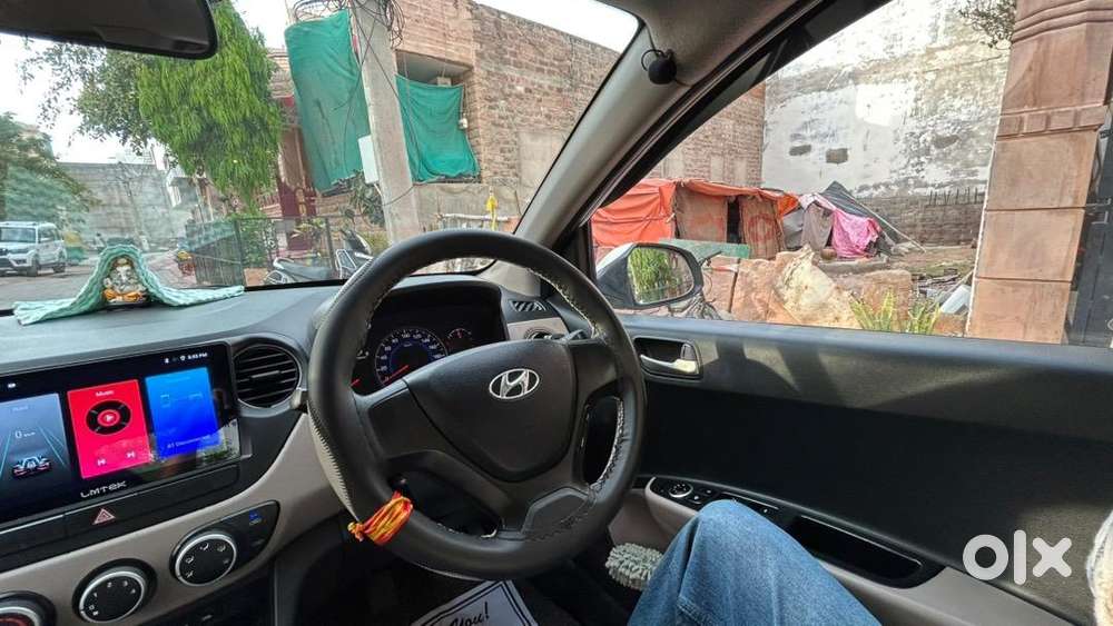 Hyundai Grand I10 Sportz  (push Button Start)