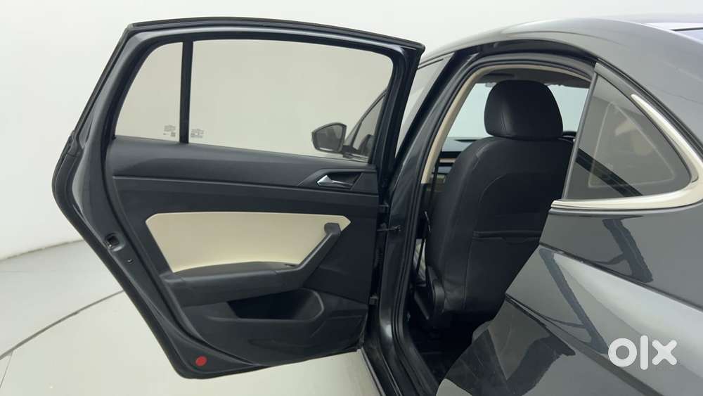 Skoda Slavia Style 1.0l Tsi Mt, 2023, Petrol