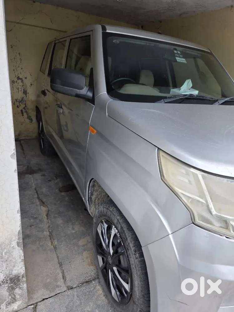 Mahindra Tuv 300 Plus 2016