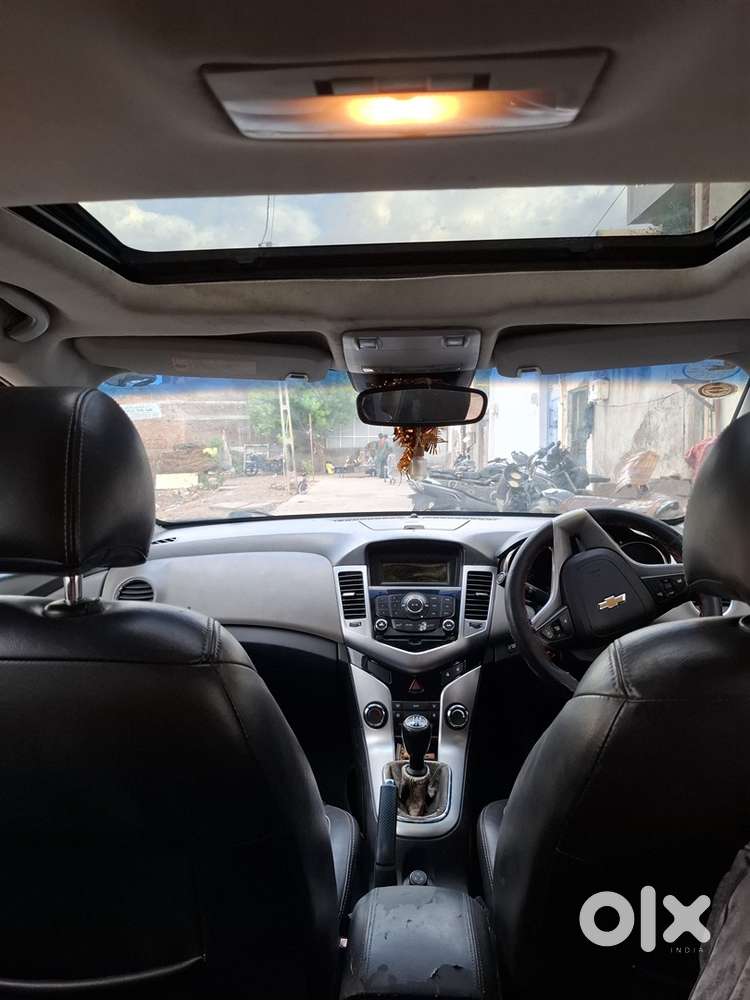 Chevrolet Cruze Diesel 2011. Top Model With Sunroof.