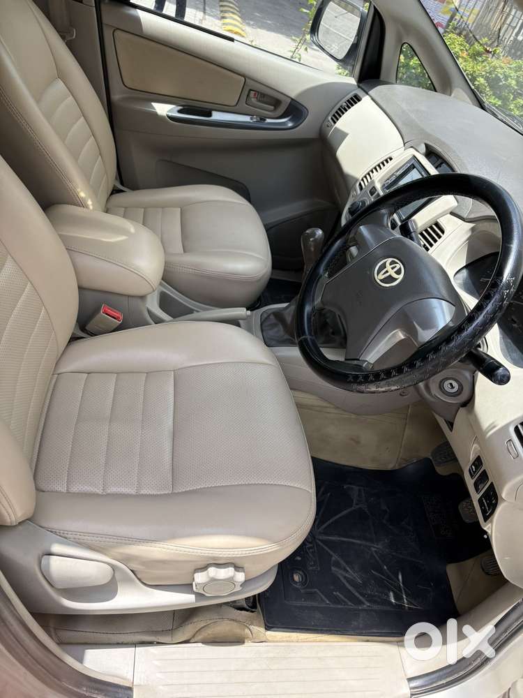 Toyota Innova 2.5 G (diesel) 8 Seater, 2013, Diesel
