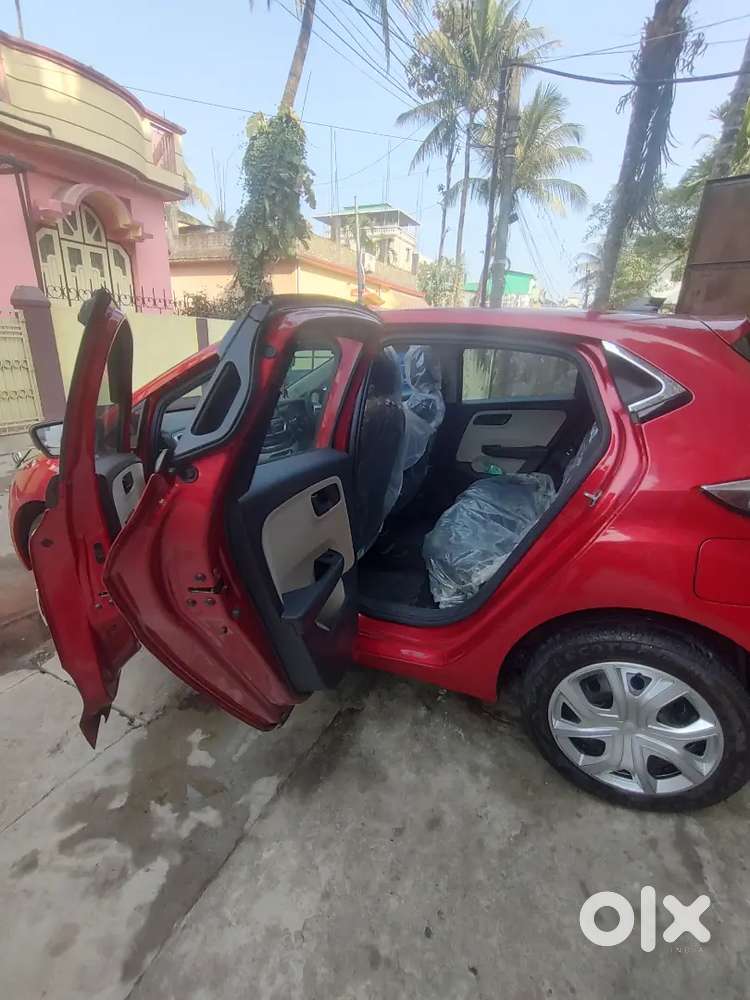 Tata Altroz 2024 Petrol 4350 Km Driven, Brand New Condition.