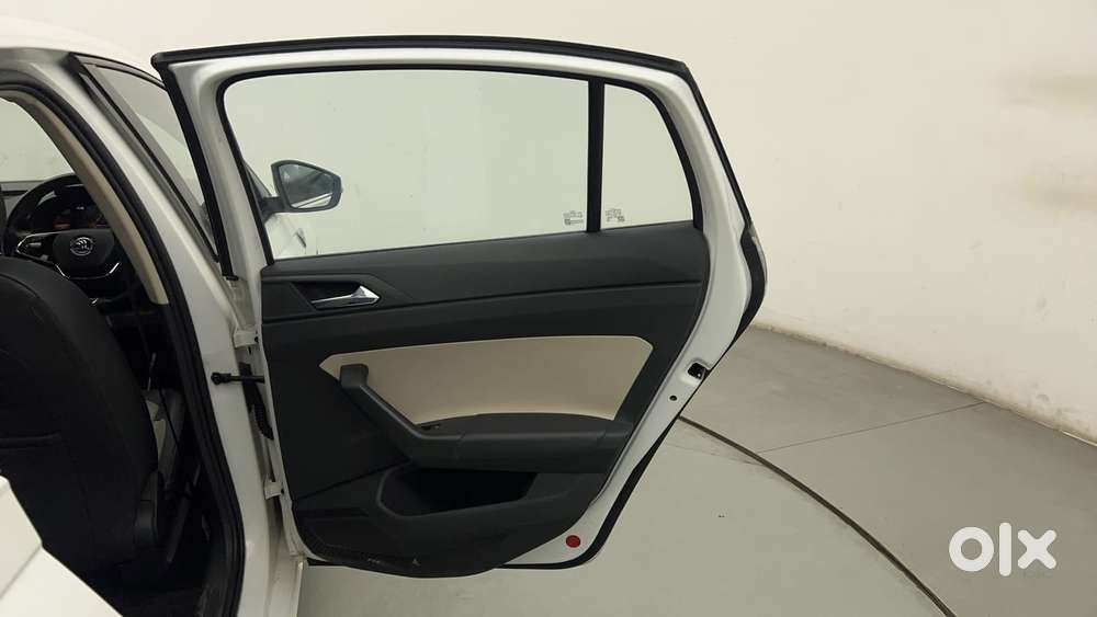 Skoda Slavia Style 1.0l Tsi At, 2022, Petrol