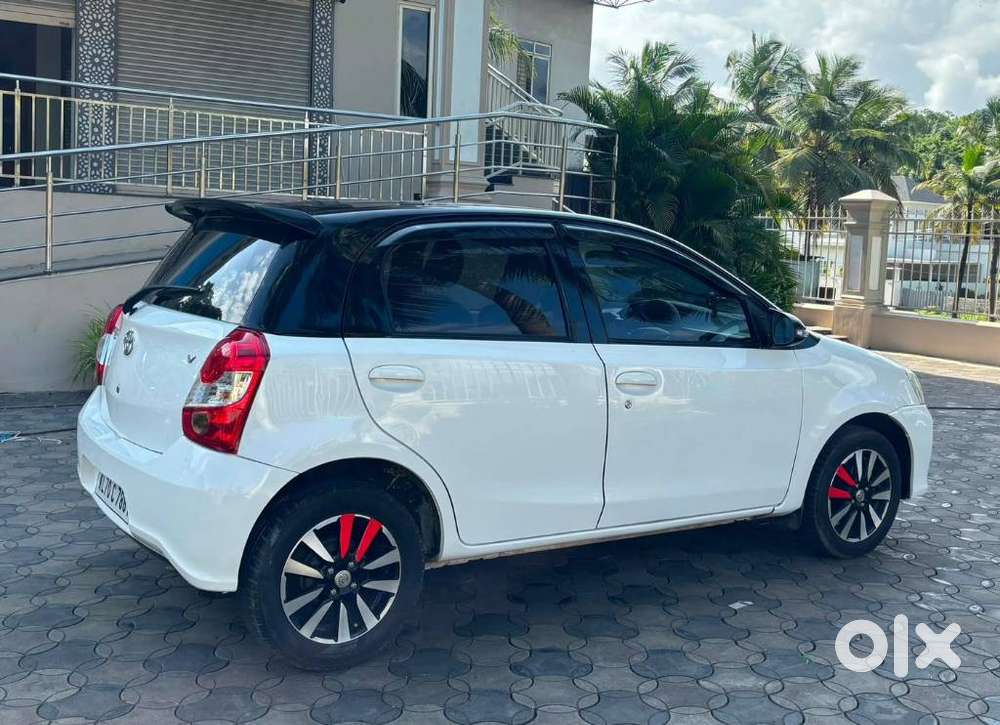 Toyota Etios Liva 1.2 V, 2017, Petrol