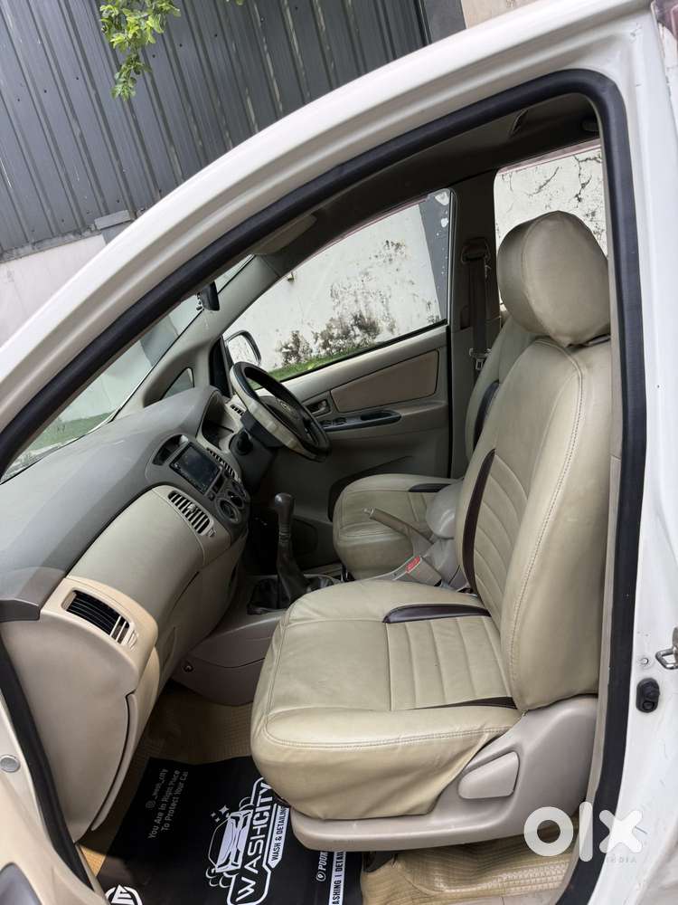 Toyota Innova 2.5 G (diesel) 8 Seater, 2009, Diesel