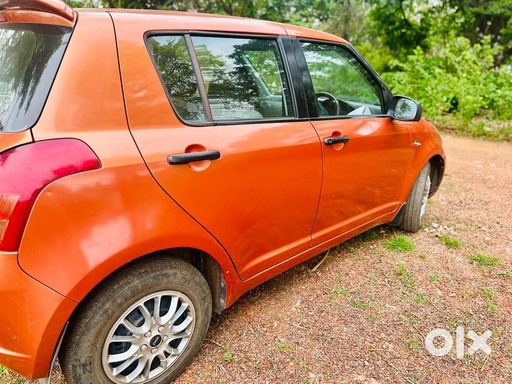 Maruti Suzuki Swift 2006 Petrol 87500 Km Driven
