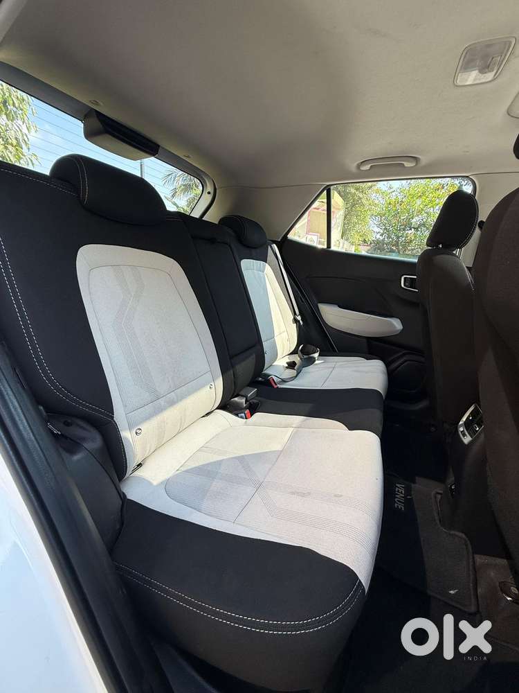 Hyundai Venue Sx (o) Mt 1.5 Diesel, 2022, Diesel