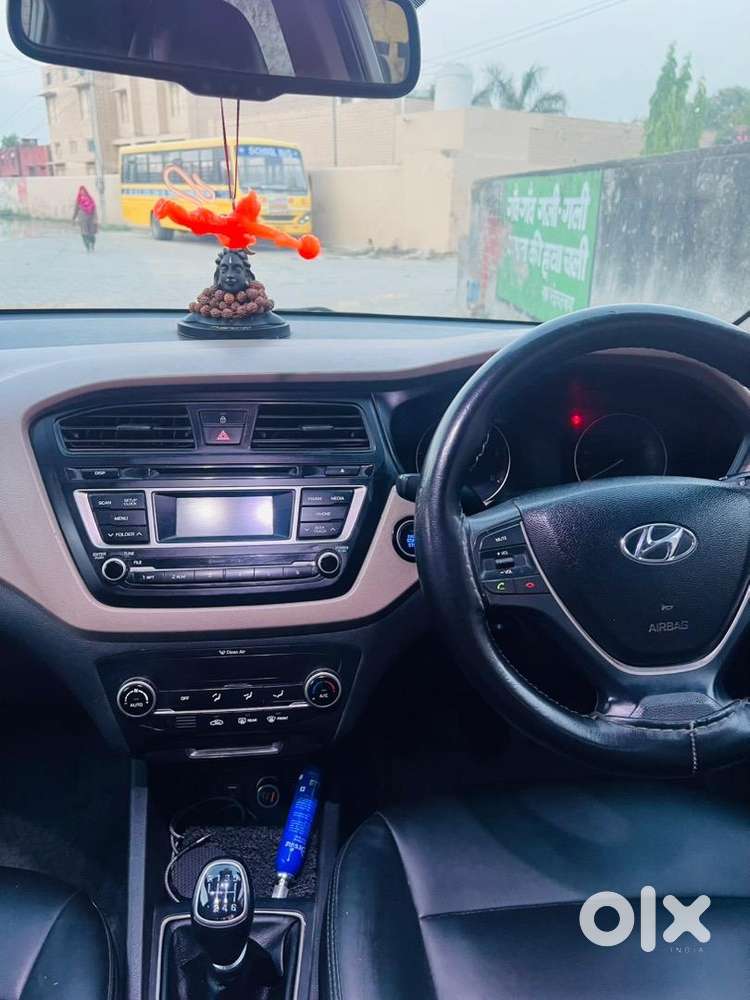 Hyundai Elite I20 2015 Diesel 70000 Km Driven