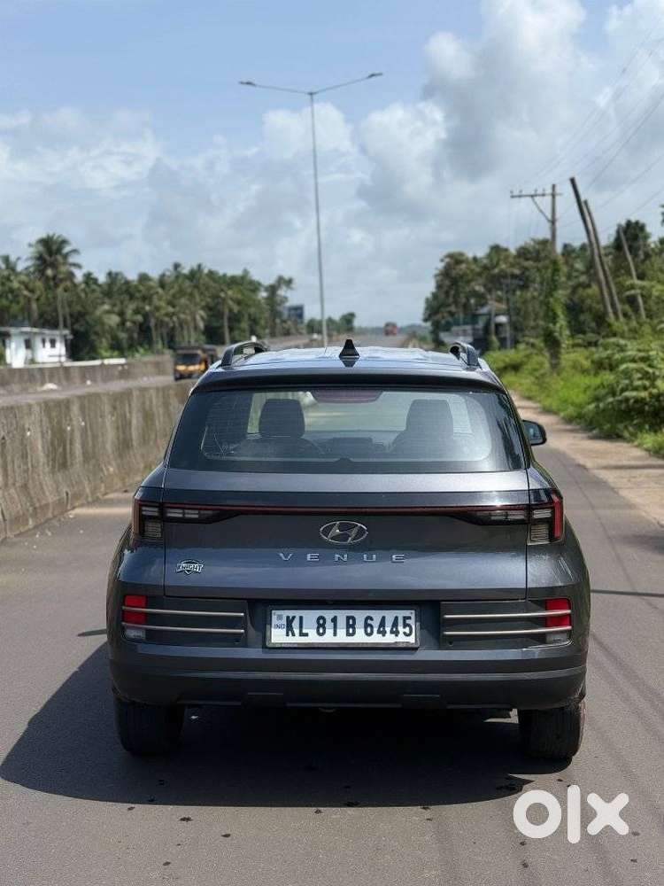Hyundai Venue S 1.2 Petrol, 2023, Petrol