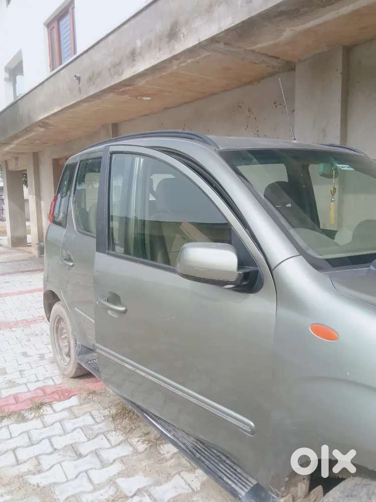 Mahindra Quanto 1.5 C6 2012