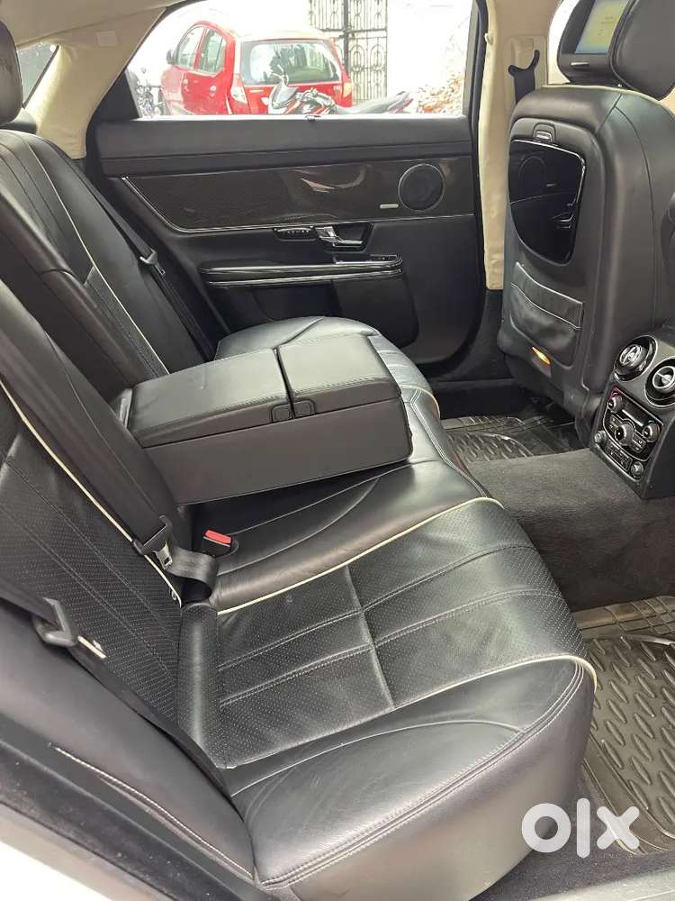 Jaguar Xj 2011 Car