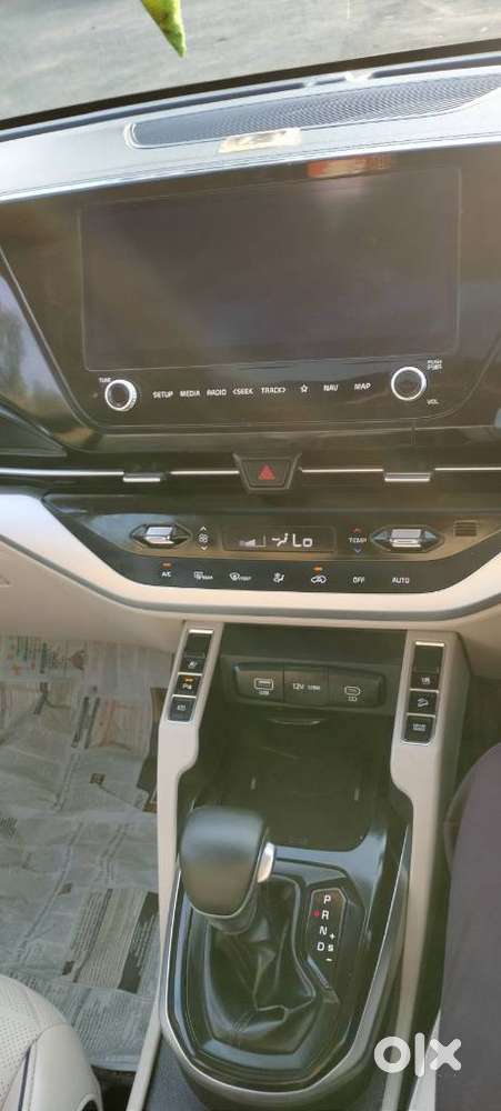 Kia Carens Luxury (o)1.5 Diesel At 7 Str, 2022, Diesel