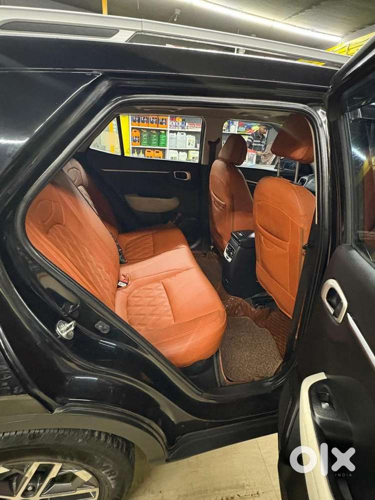 Hyundai Venue 2023 Petrol Well Maintained