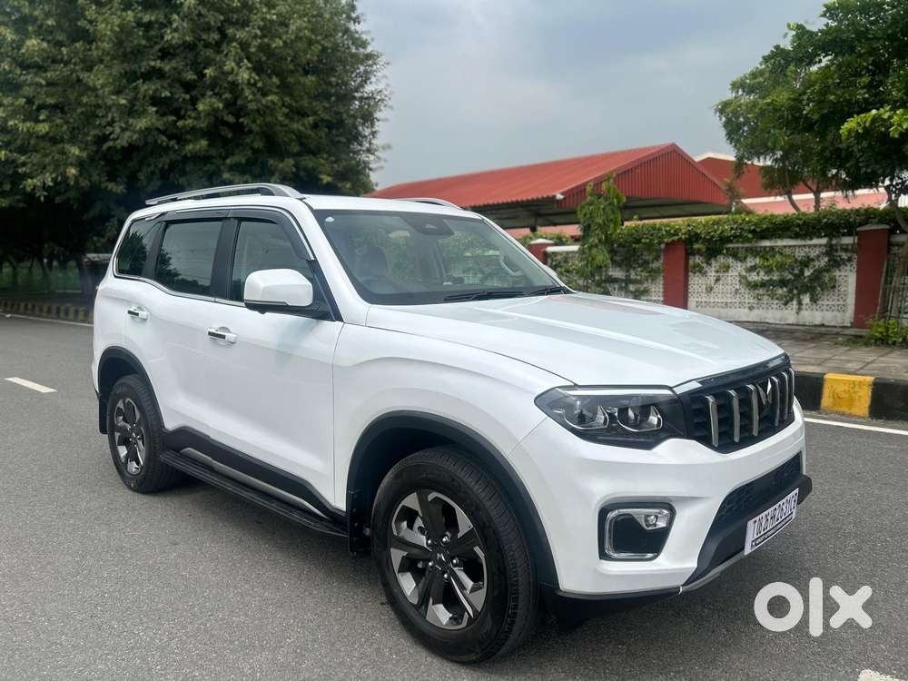 Mahindra Scorpio-n 2.0 Z8 L Petrol At 7 Str, 2026, Petrol
