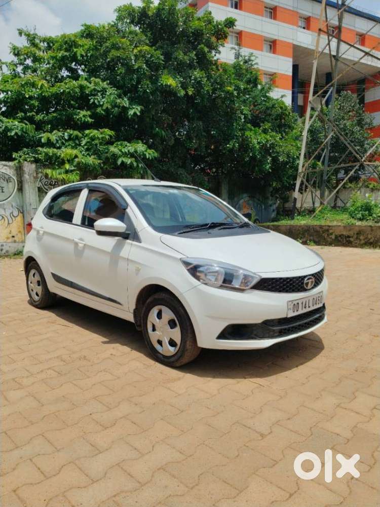 Tata Tiago 1.2 Revotron Xt (o), 2017, Petrol