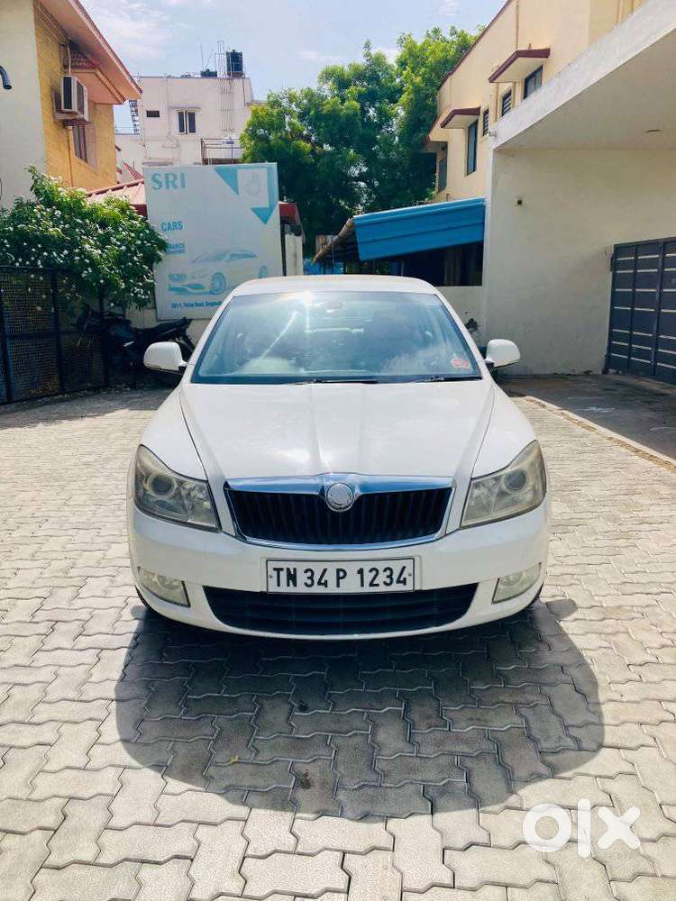 Skoda Laura Ambiente 2.0 Tdi Cr Manual, 2010, Diesel
