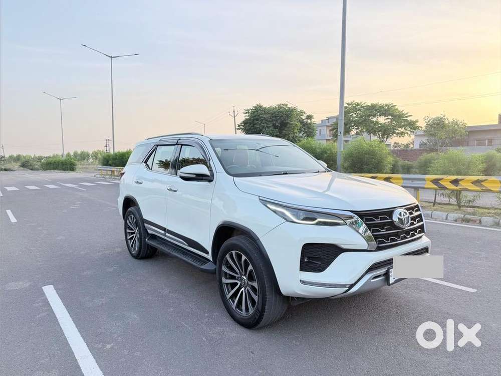 4*4 Toyota Fortuner 2017 Diesel 85000 Km Driven
