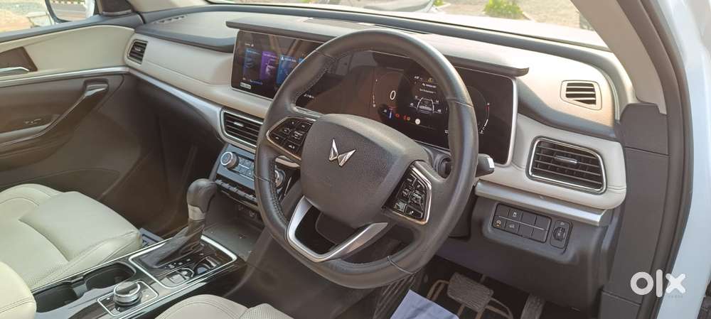 Mahindra Xuv700 2.2 Ax 7 Diesel At Luxury Pack Str, 2025, Diesel