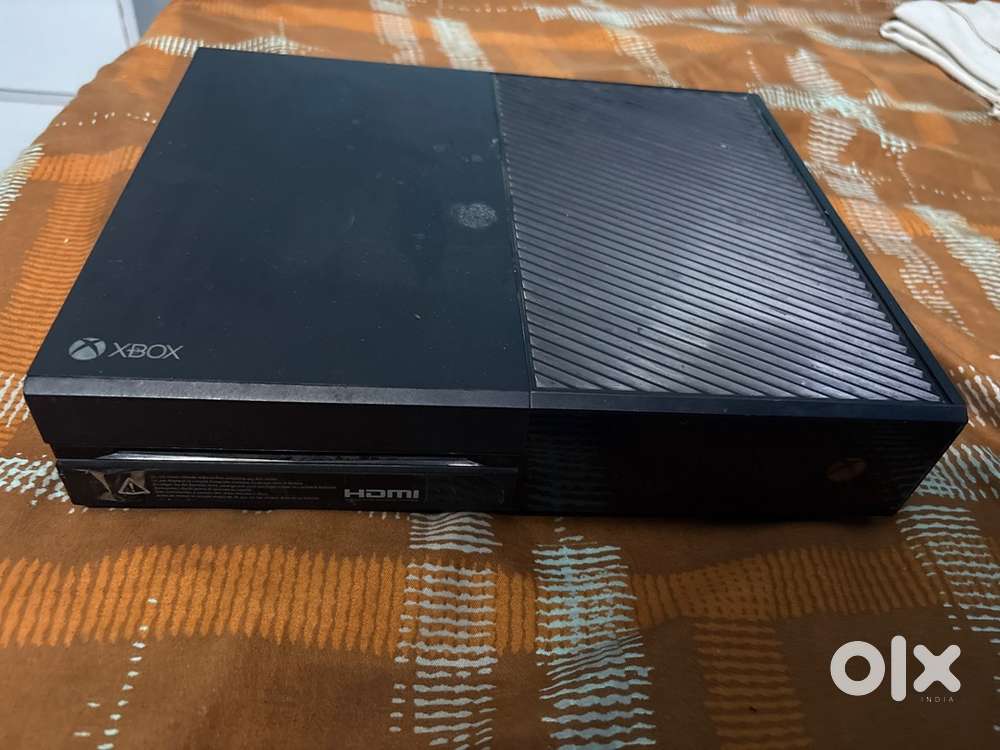 Xbox one 1 tb with gta 5