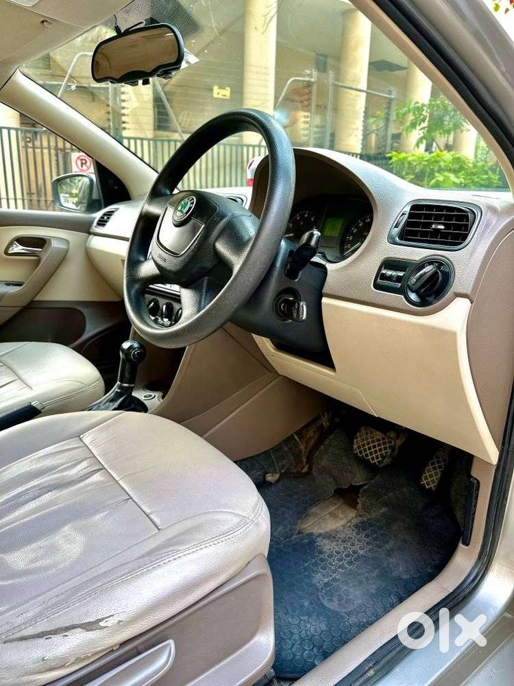 Skoda Rapid 1.6 Mpi Ambition, 2013, Petrol