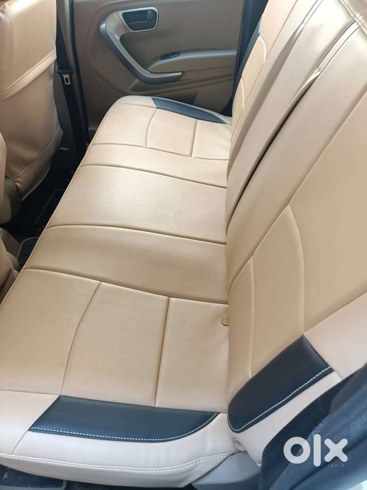 Mahindra Bolero Neo P10