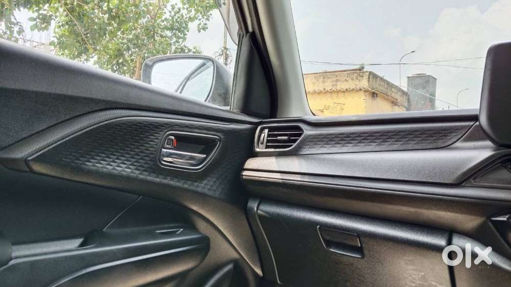 Maruti Suzuki Swift Vxi Optional, 2024, Petrol