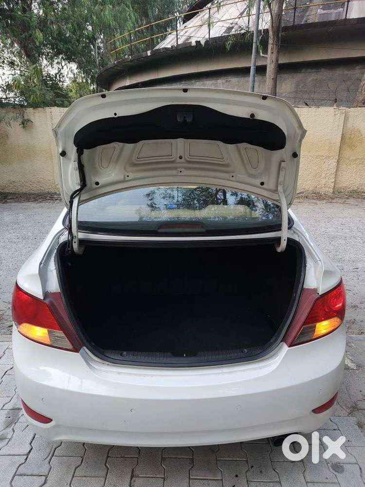 Hyundai Verna 1.6 Ex Vtvt, 2013, Petrol