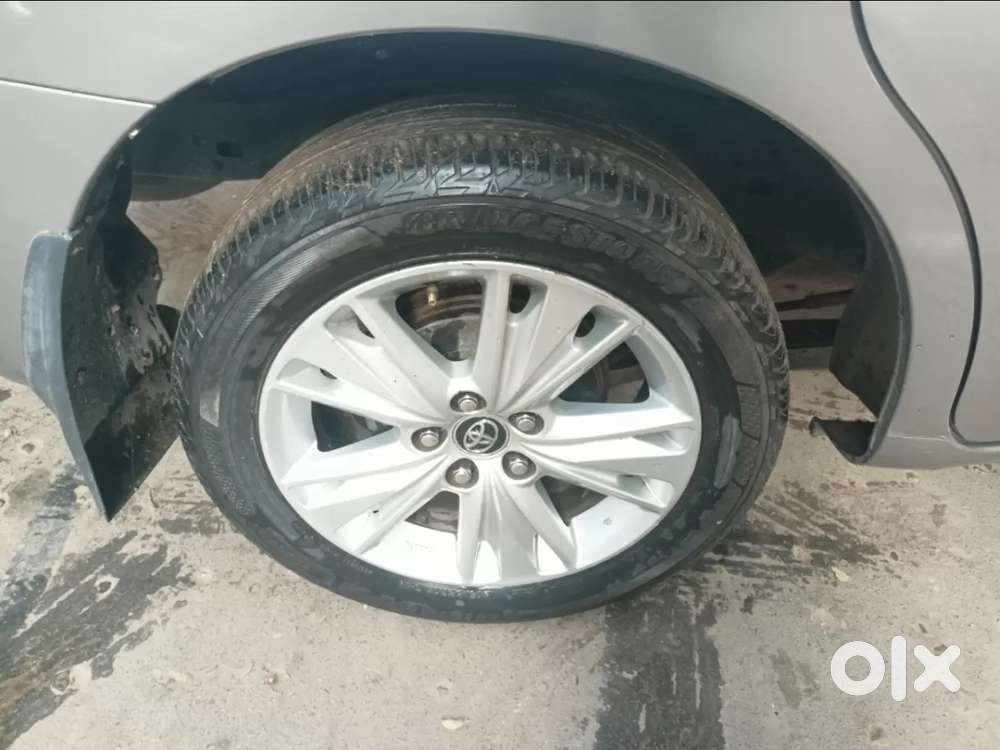 Toyota Innova Crysta [2020-ongoing] 2.7 Zx At 7 Str, 2016, Petrol