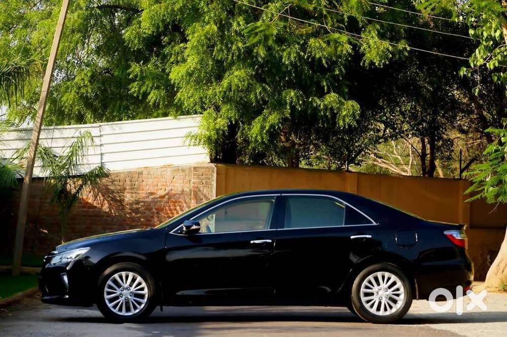 Toyota Camry Hybrid 2.5, 2017, Cng & Hybrids