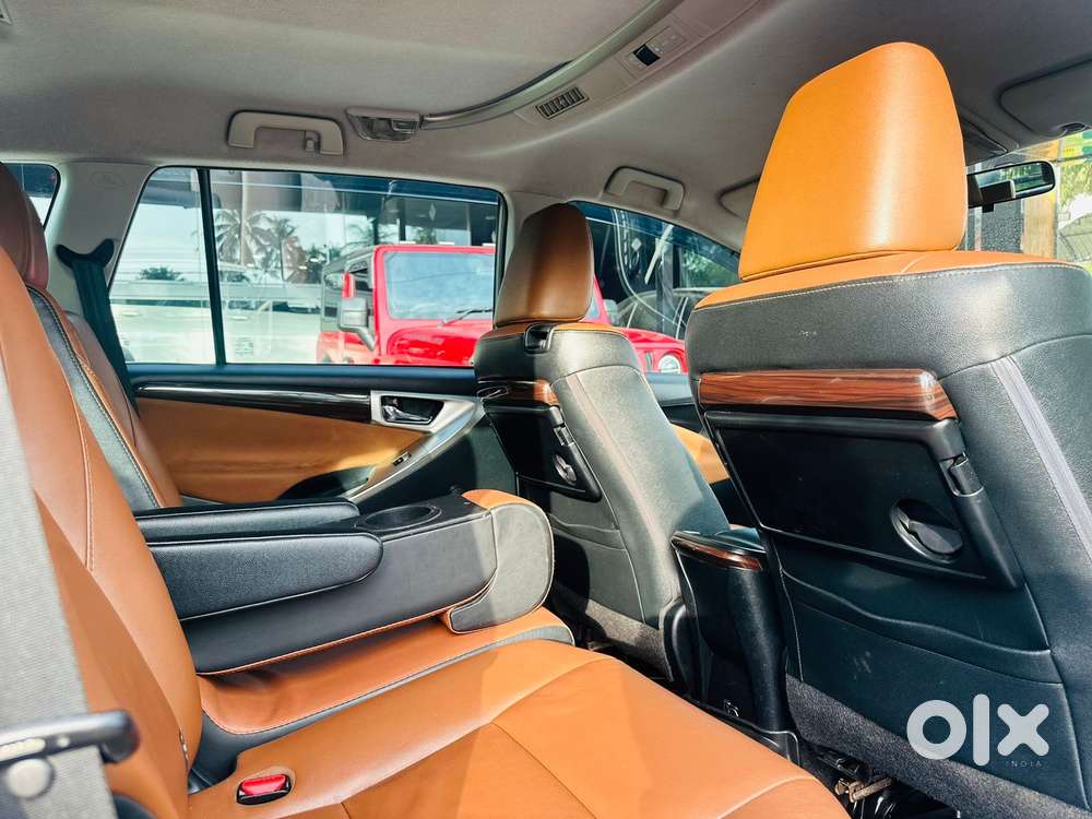 Toyota Innova Crysta 2.8z Automatic, 2017, Diesel
