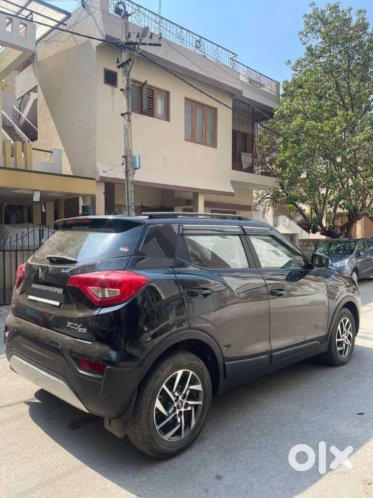 Mahindra Xuv300 W8 1.2 Petrol Dual Tone, 2024, Petrol