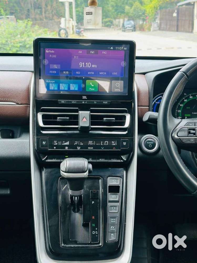 Toyota Innova Hycross 2.0 Zx Hybrid 7 Str, 2024, Petrol