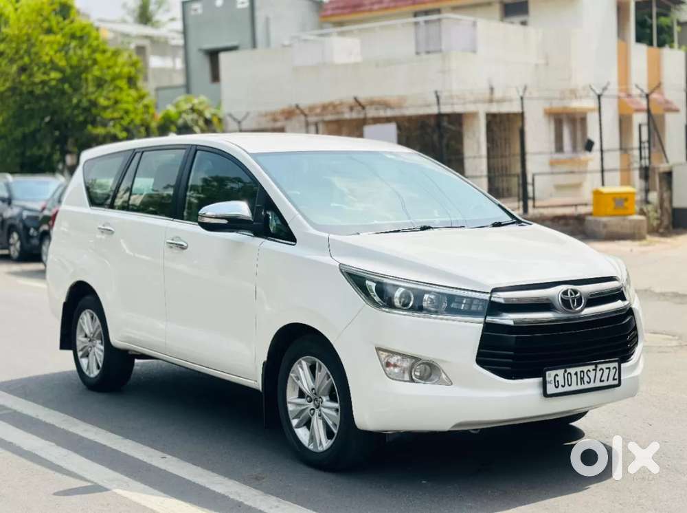 Toyota Innova Crysta 2.8 Zx At 7 Seater, 2016, Diesel