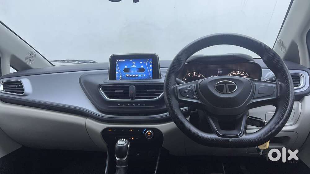 Tata Altroz Xma Plus (s), 2025, Petrol