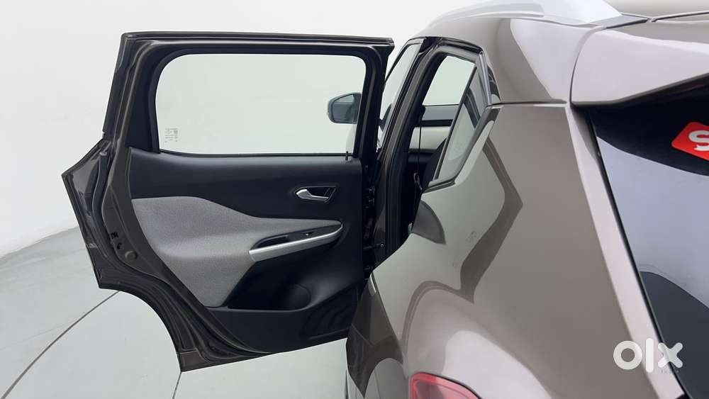 Nissan Magnite Xv Turbo, 2022, Petrol