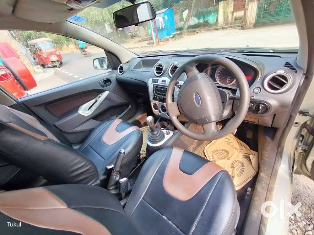 Ford Figo 1.2p Titanium Opt Mt, 2011, Petrol