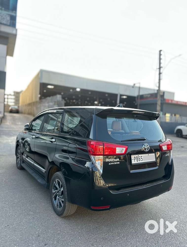 Toyota Innova Crysta 2.4 G Mt, 2025, Diesel