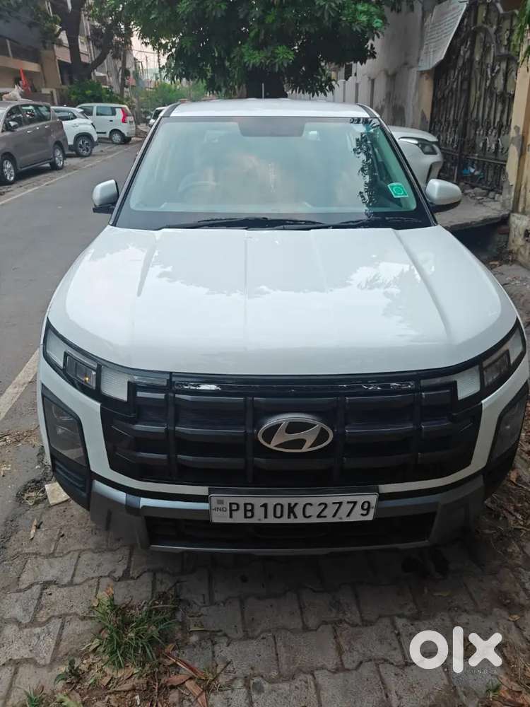 Hyundai Creta 2025 1.5 E Petrol 6600kms Driven