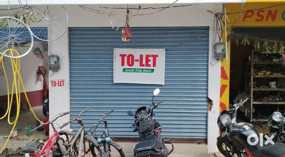 Shop for rent in Amalapuram near Gadiyarastham Bhadri complex