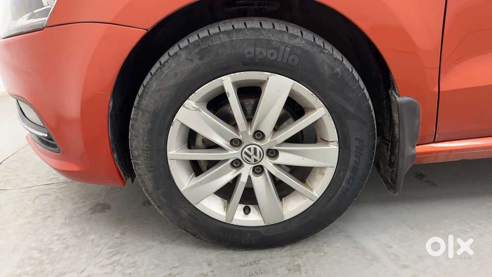 Volkswagen Polo Petrol Highline 1.2l, 2015, Petrol