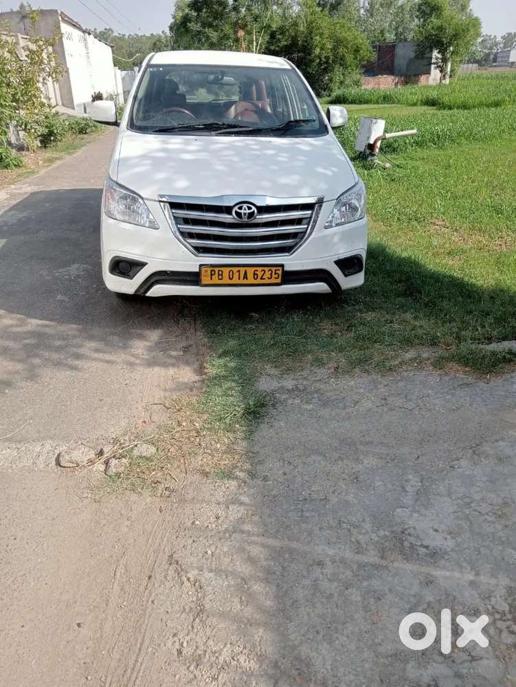 Toyota Innova Diesel 2015 Variant